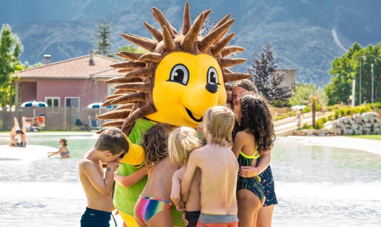 campinglevico it offerta-giugno-campeggio-lago-levico-con-piscina-e-spiaggia-privata 037